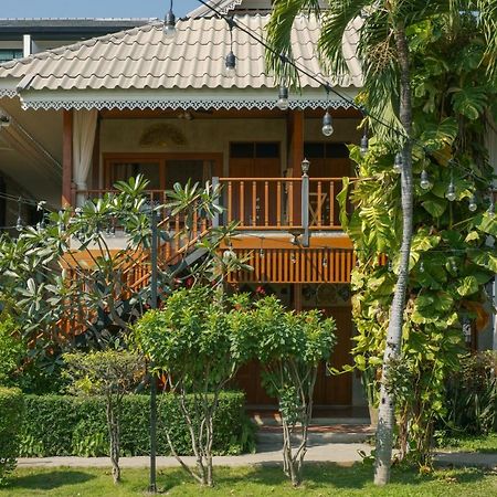 Buri Gallery House Τσιάνγκ Μάι Εξωτερικό φωτογραφία
